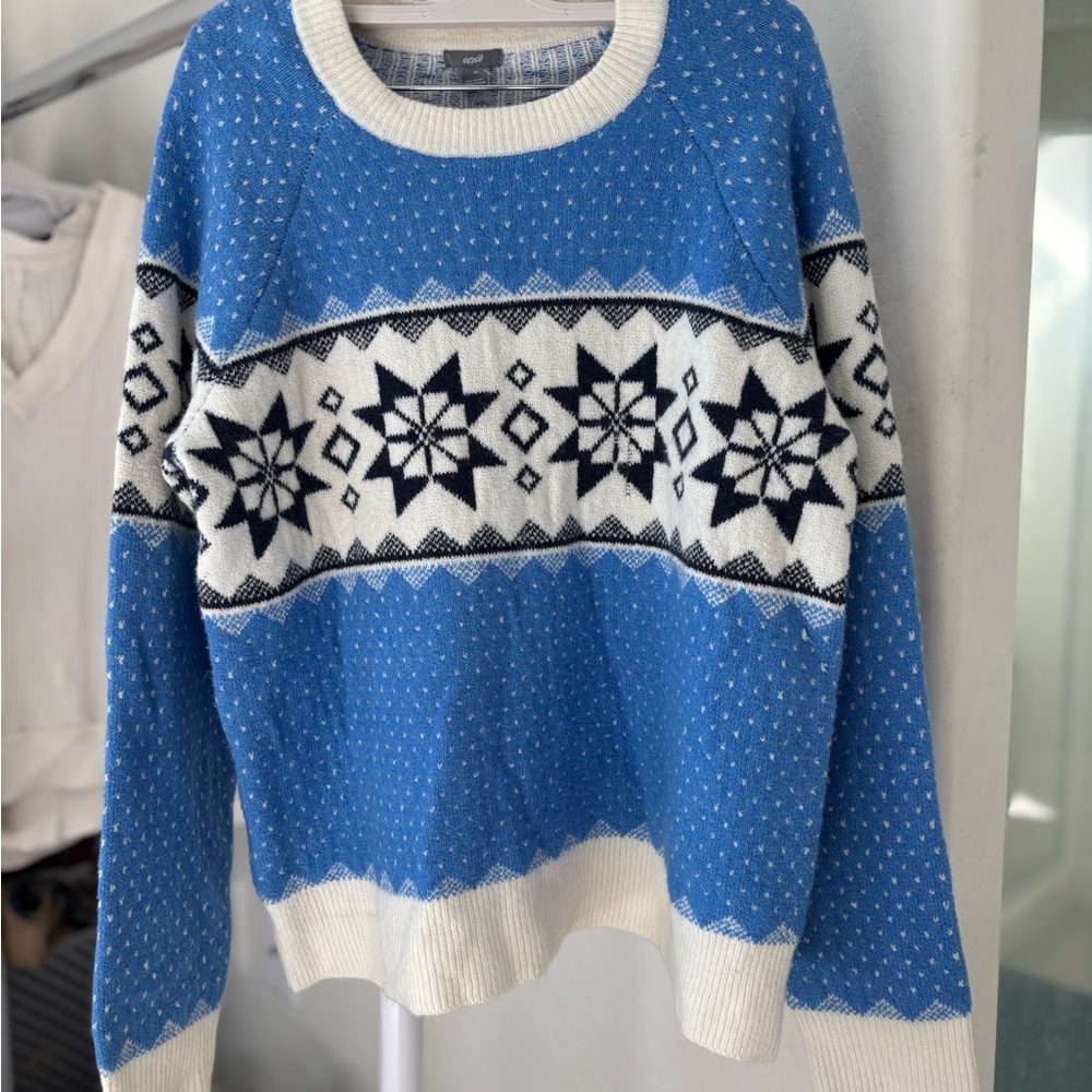 Aerie Soft Fair Isle sweater in blue and white.